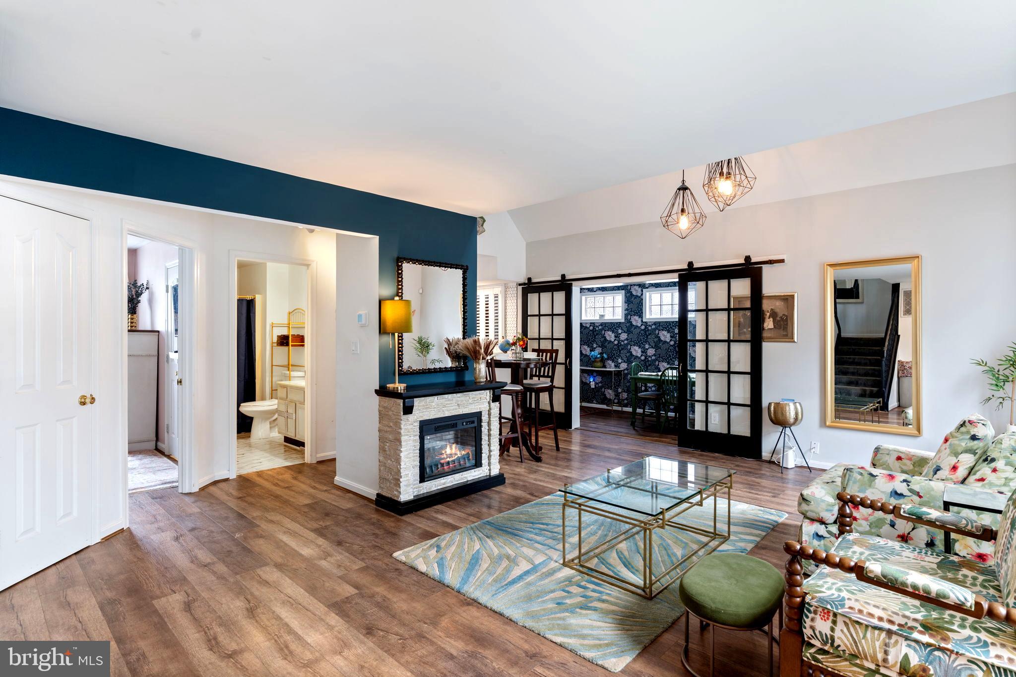 GRAY INN COURT - Residential