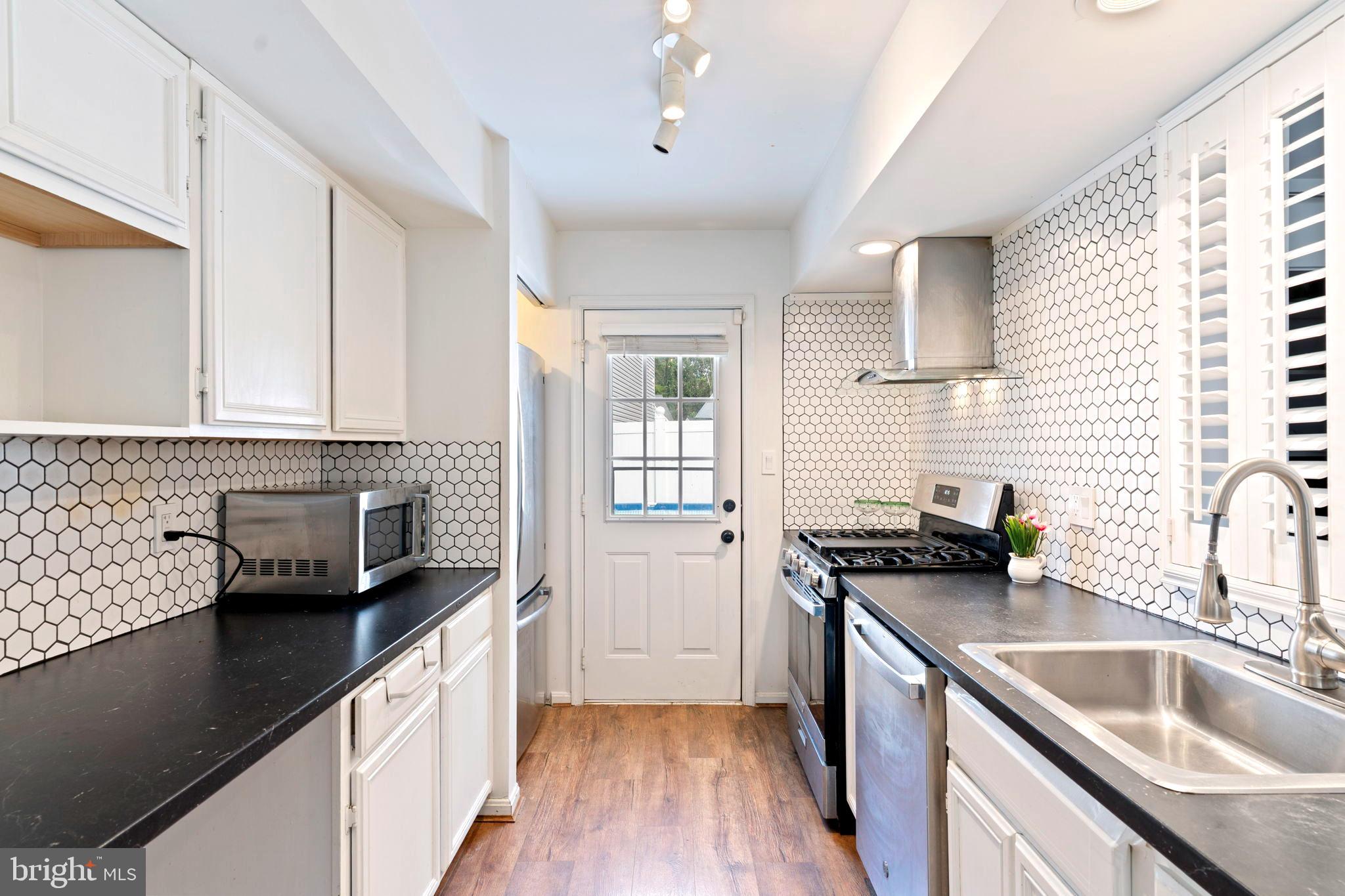 GRAY INN COURT - Residential