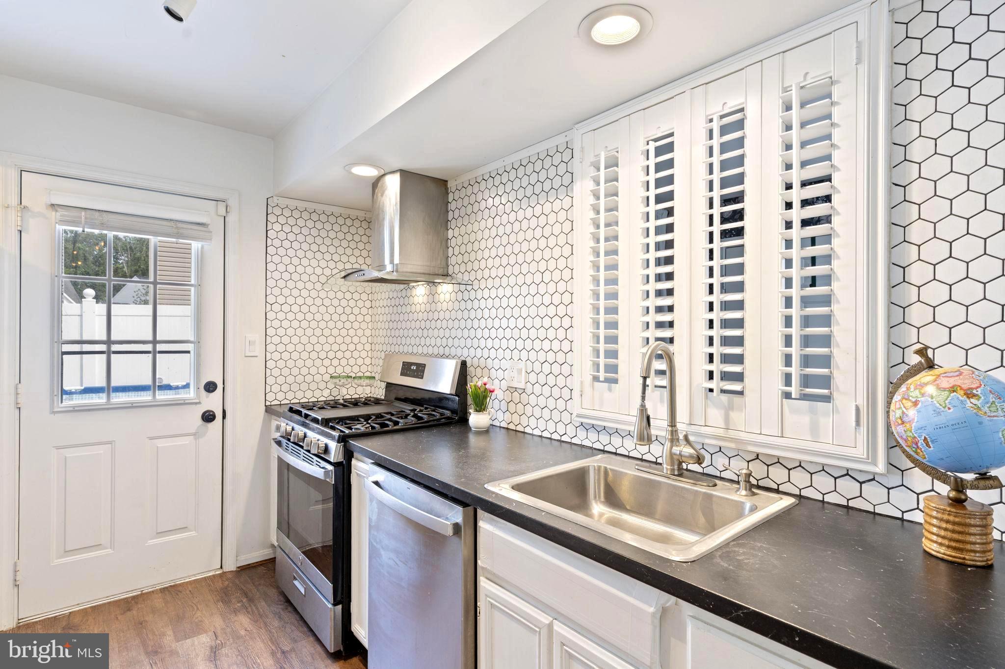 GRAY INN COURT - Residential