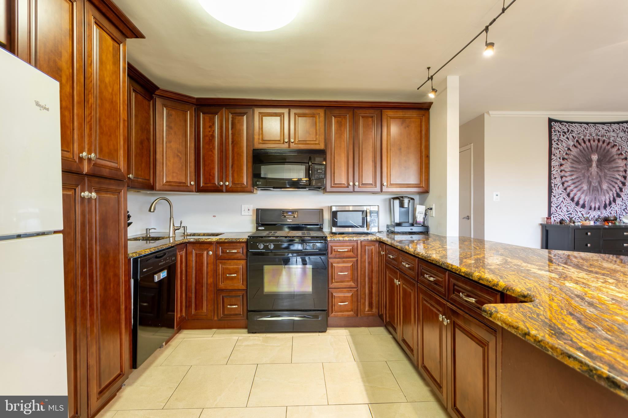 PARK TOWERS WEST - Residential