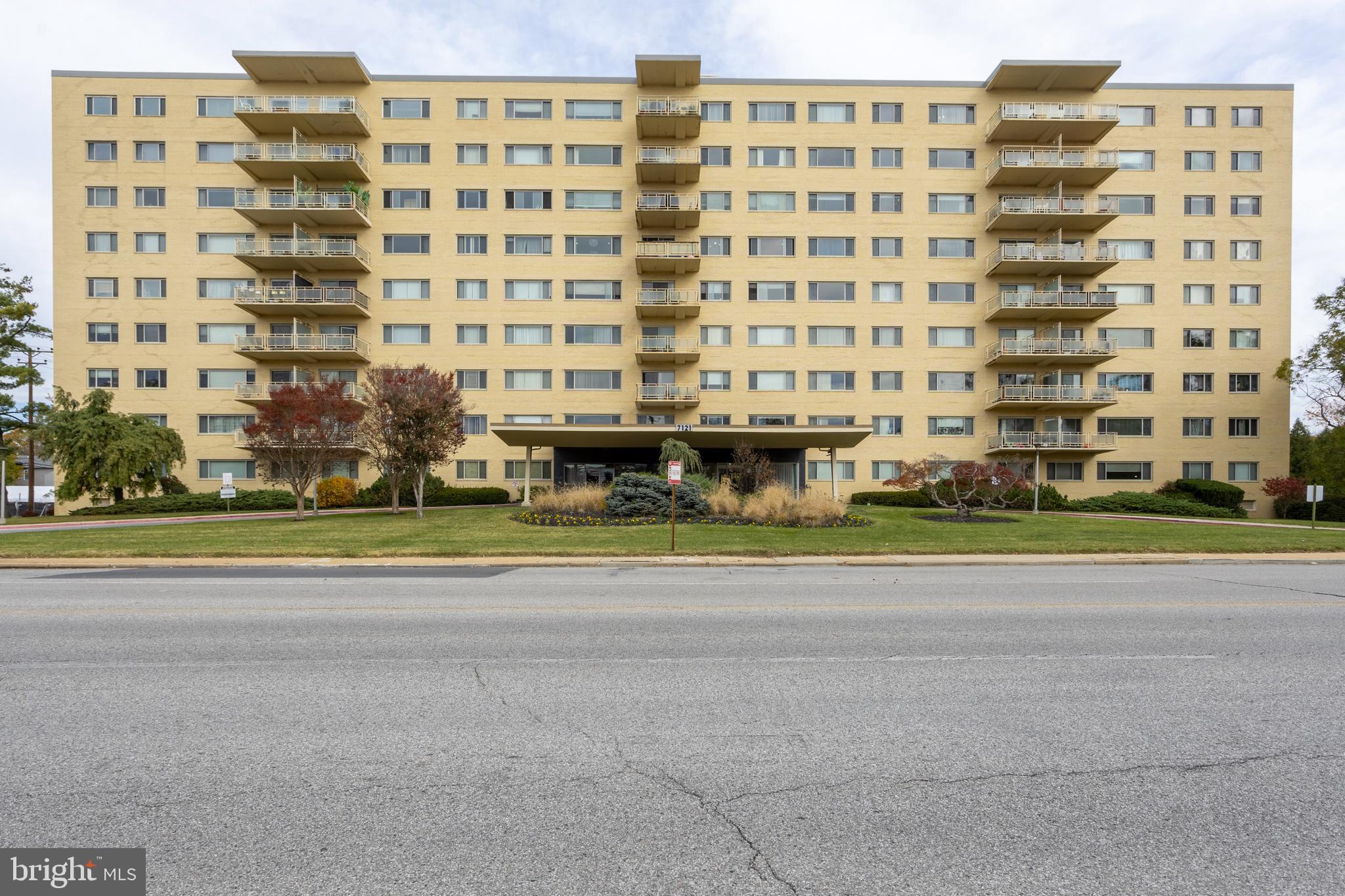 PARK TOWERS WEST - Residential