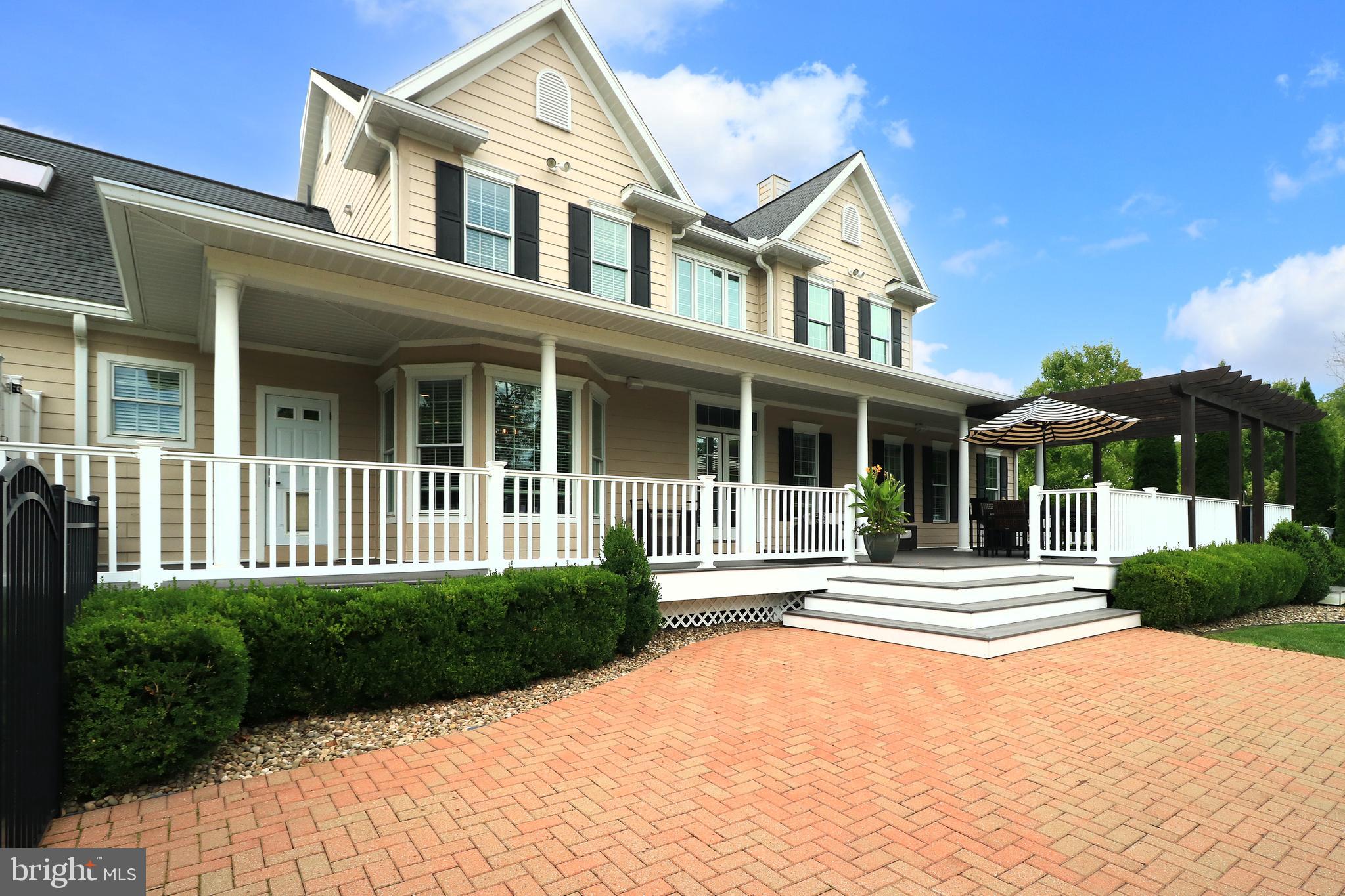 CAMBRIDGE CROSSING - Residential
