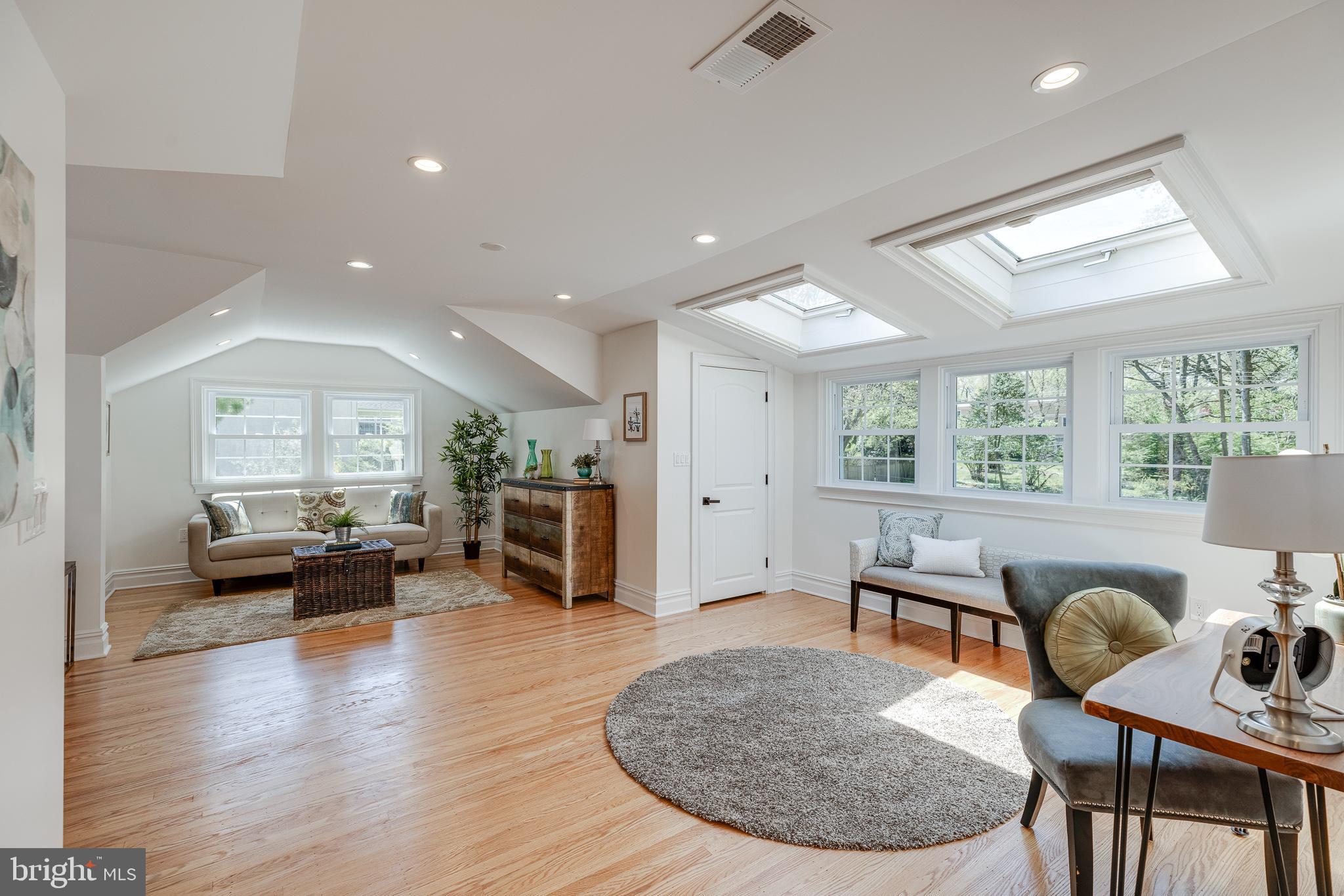 GLADWYNE - Residential