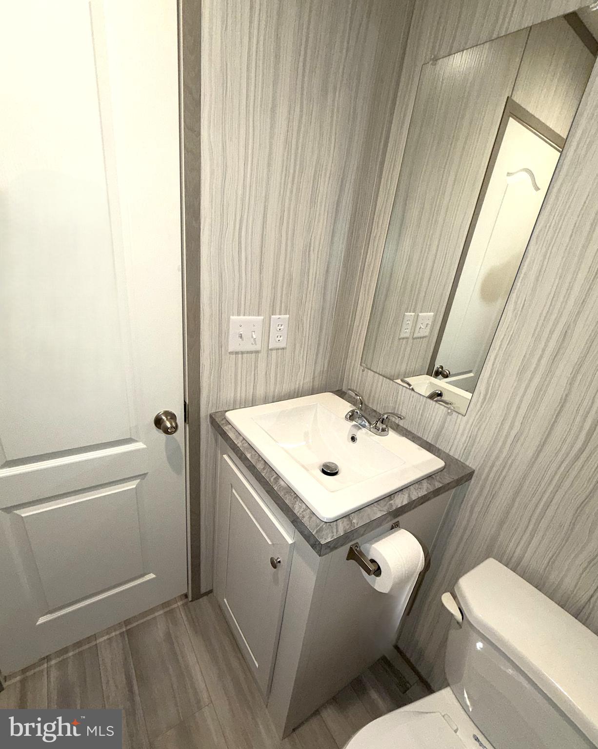 HOLIDAY MOBILE ESTATES - Residential