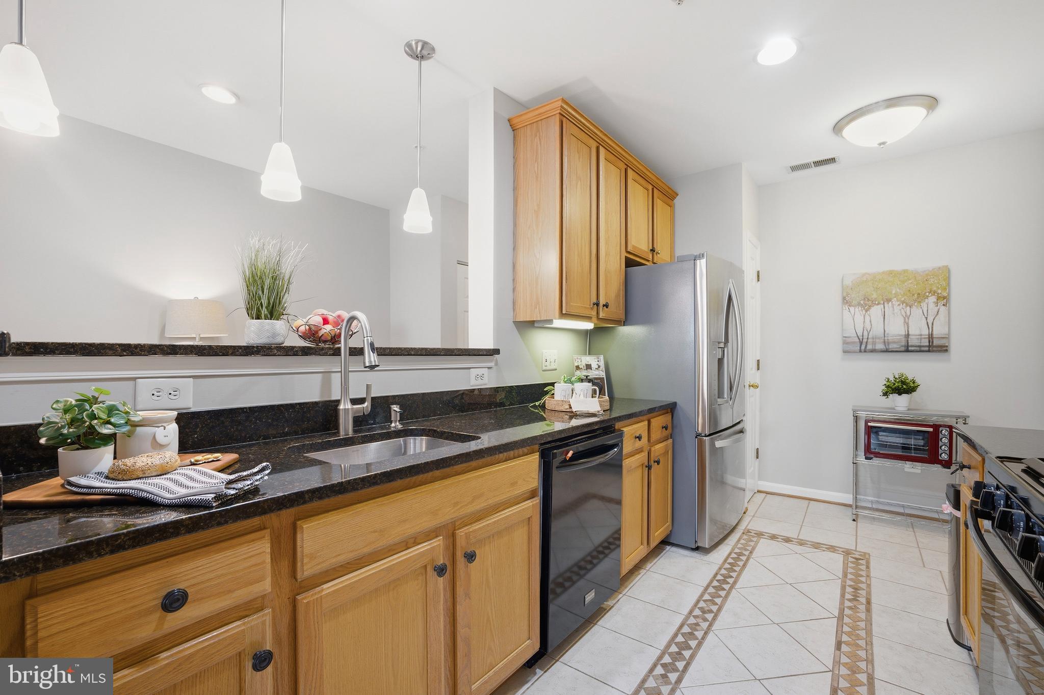 LAKESIDE AT SOUTH RIDING - Residential