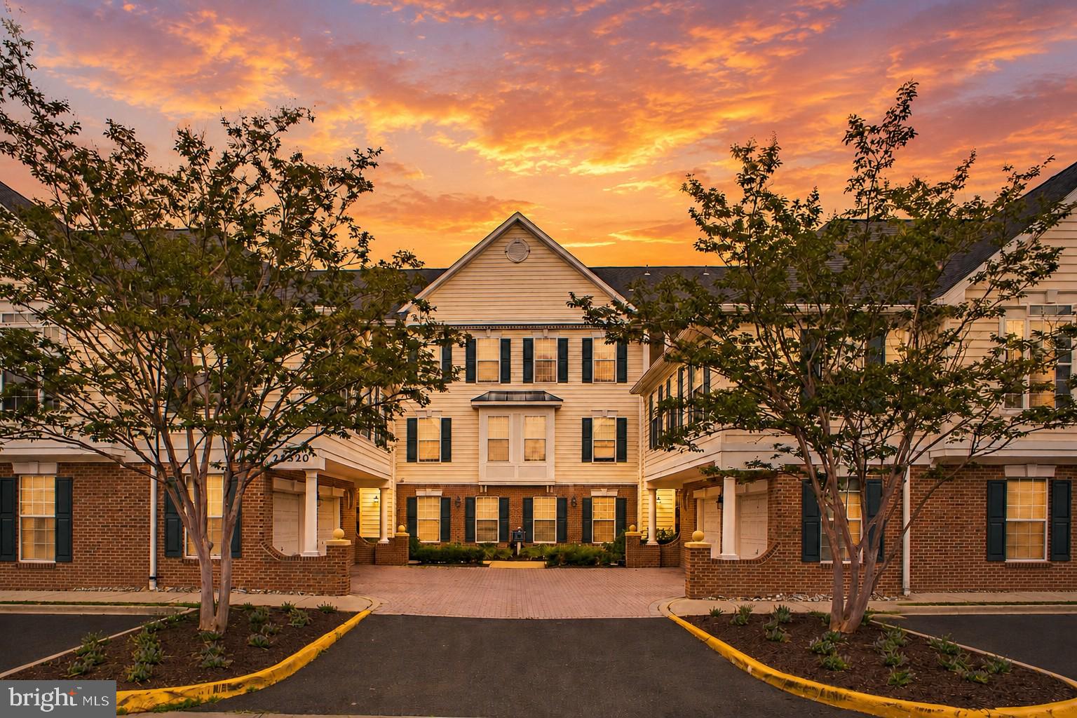 LAKESIDE AT SOUTH RIDING - Residential
