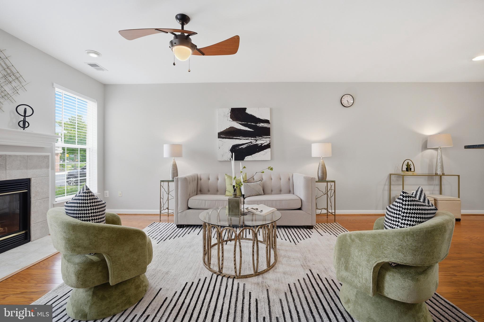 LAKESIDE AT SOUTH RIDING - Residential