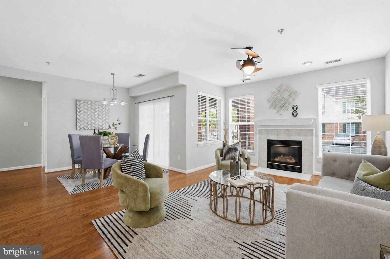 LAKESIDE AT SOUTH RIDING - Residential