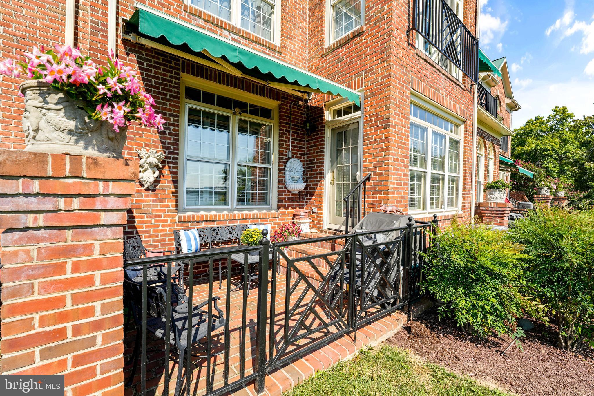 RIVERGATE - Residential