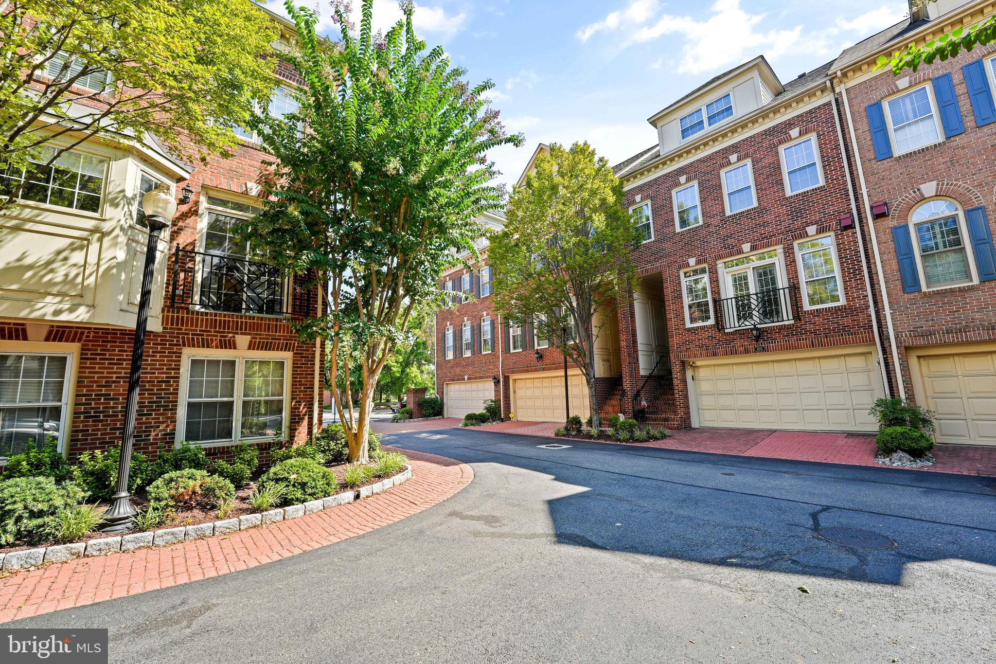 RIVERGATE - Residential
