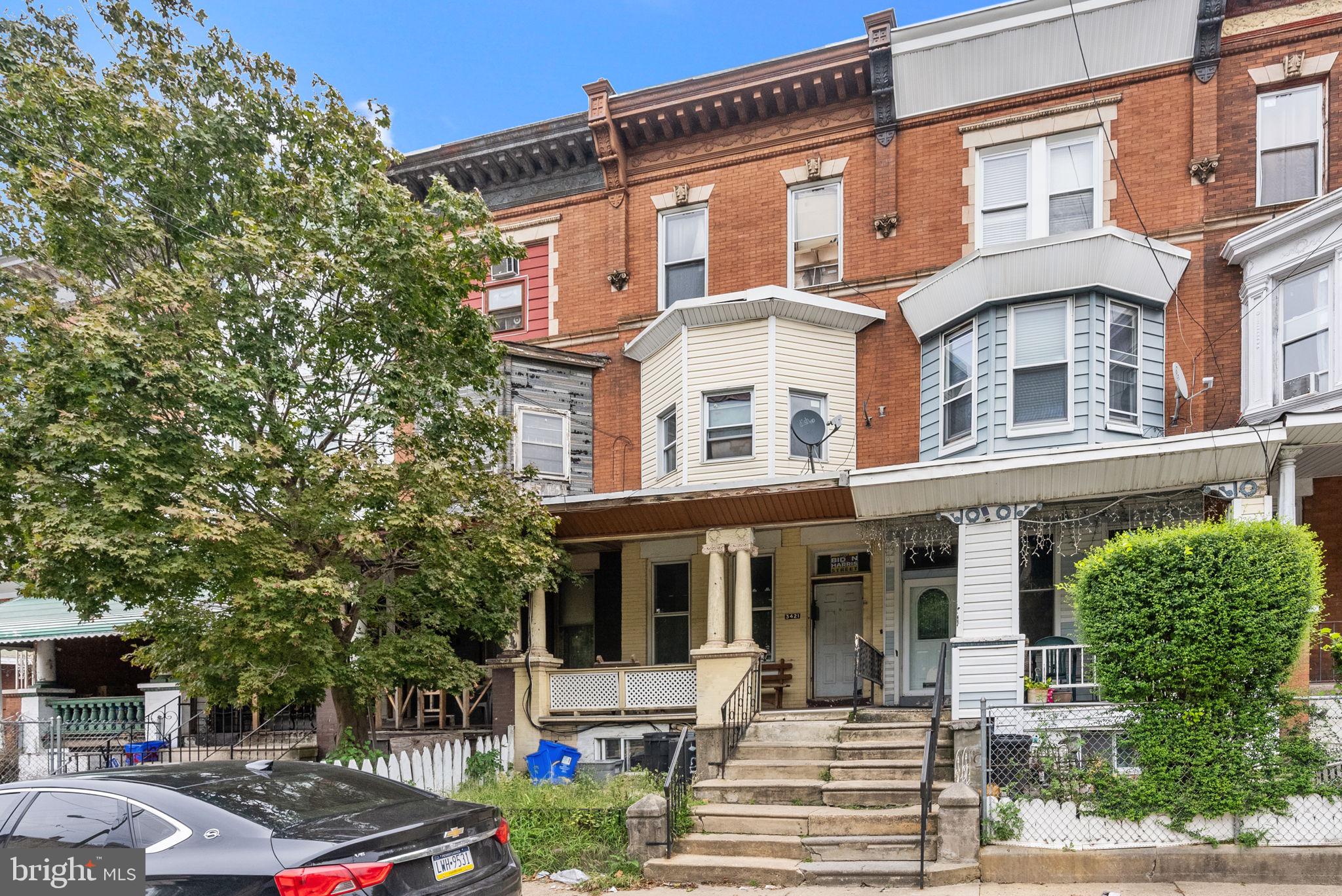 The absolutely massive 2500+ sqft shell is eagerly waiting for the savvy investor to come in and turn this back into a cash flowing triplex. Currently in shell condition you will have a blank slate to make this exactly the property you have been looking to add to your portfolio.