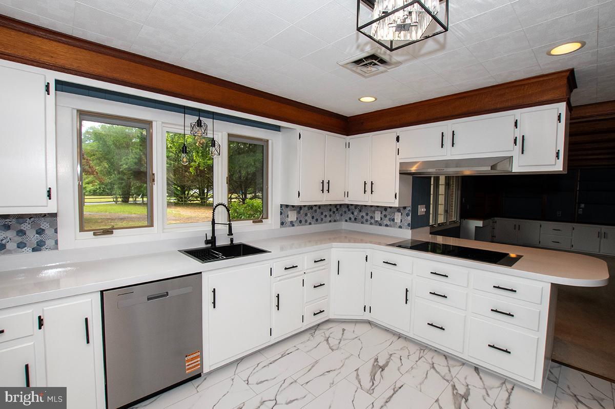 HOLLY LAKE ESTATES - Residential