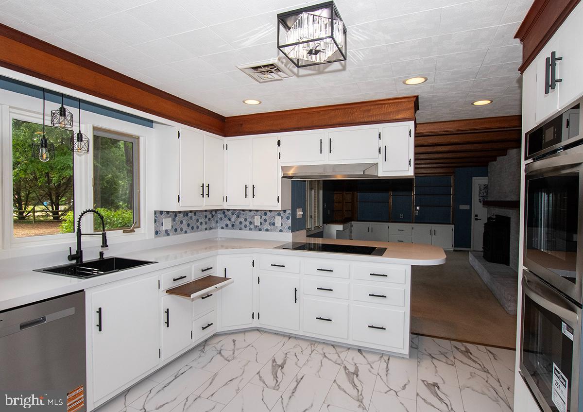 HOLLY LAKE ESTATES - Residential