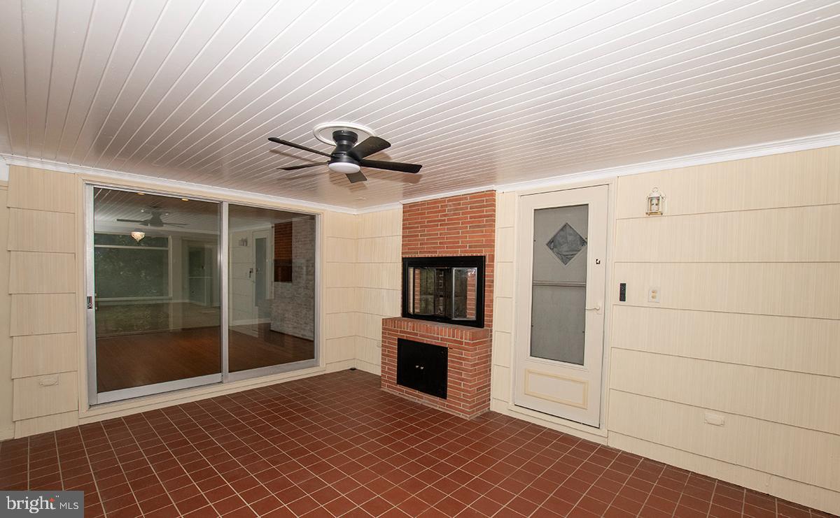 HOLLY LAKE ESTATES - Residential