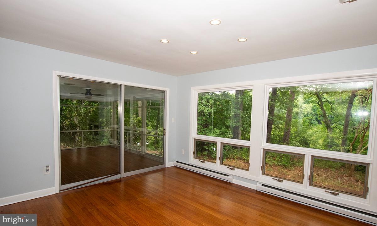 HOLLY LAKE ESTATES - Residential