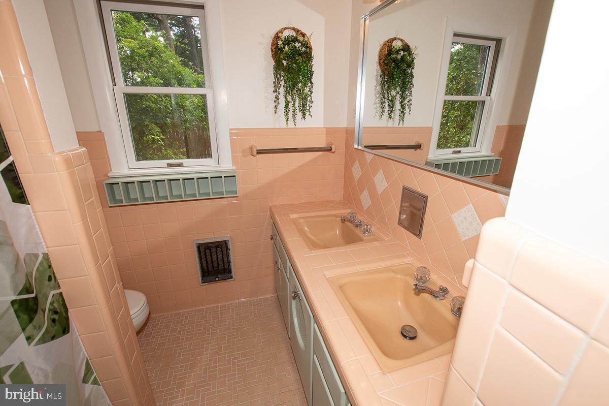 HOLLY LAKE ESTATES - Residential