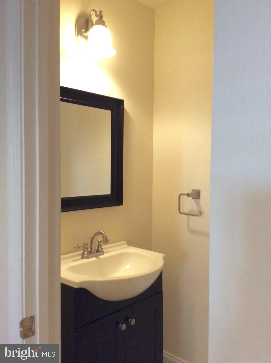 EDWARDS LANDING - Residential Lease