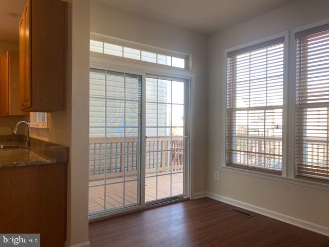 EDWARDS LANDING - Residential Lease