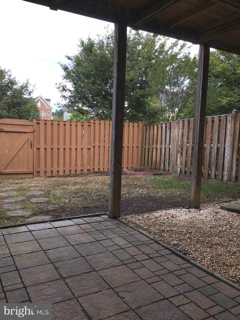EDWARDS LANDING - Residential Lease