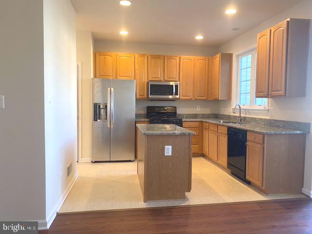 EDWARDS LANDING - Residential Lease
