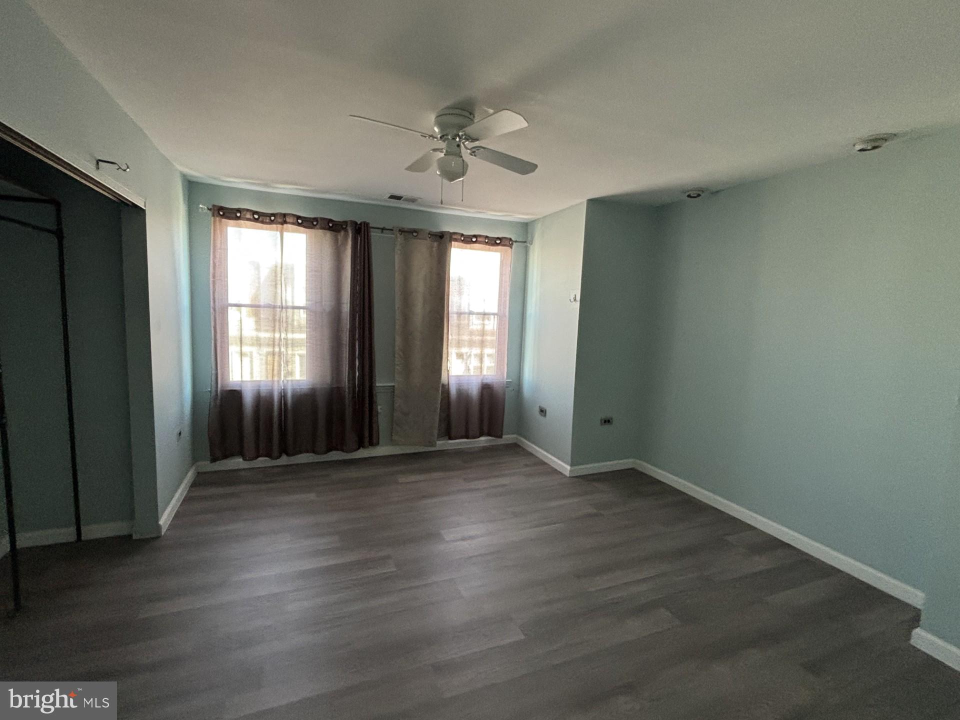 ELMWOOD PARK - Residential