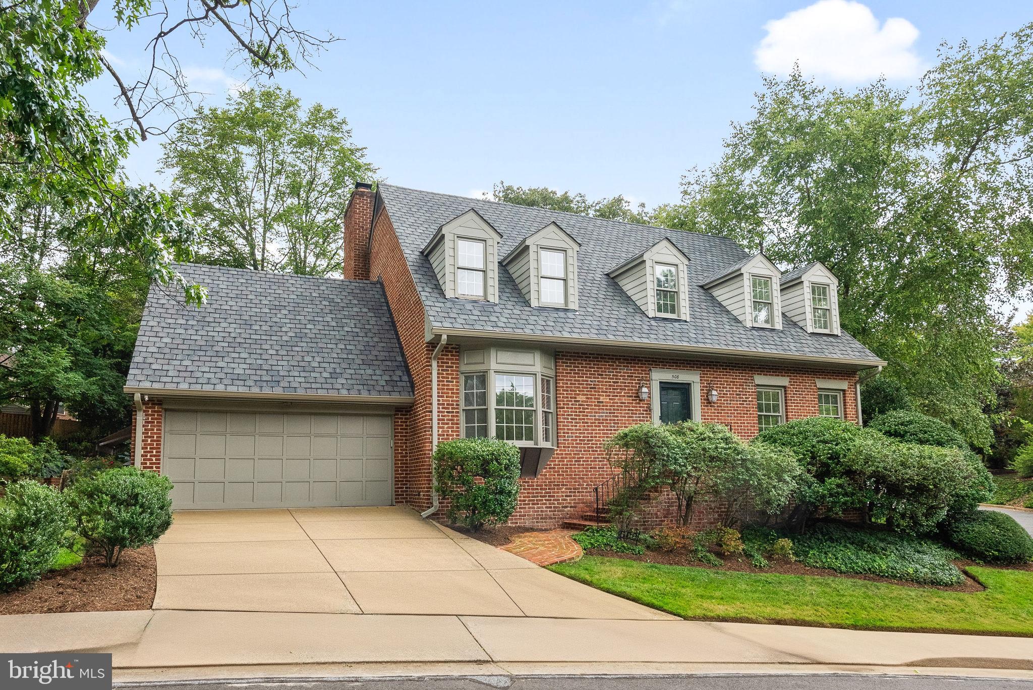 WINDSOR OAKS - Residential