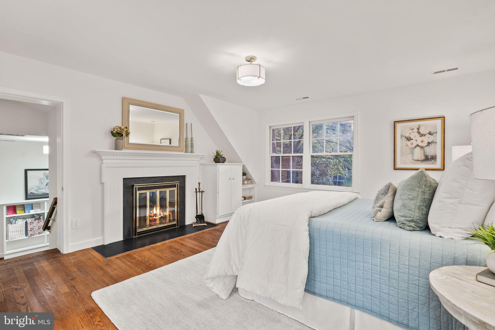WINDSOR OAKS - Residential