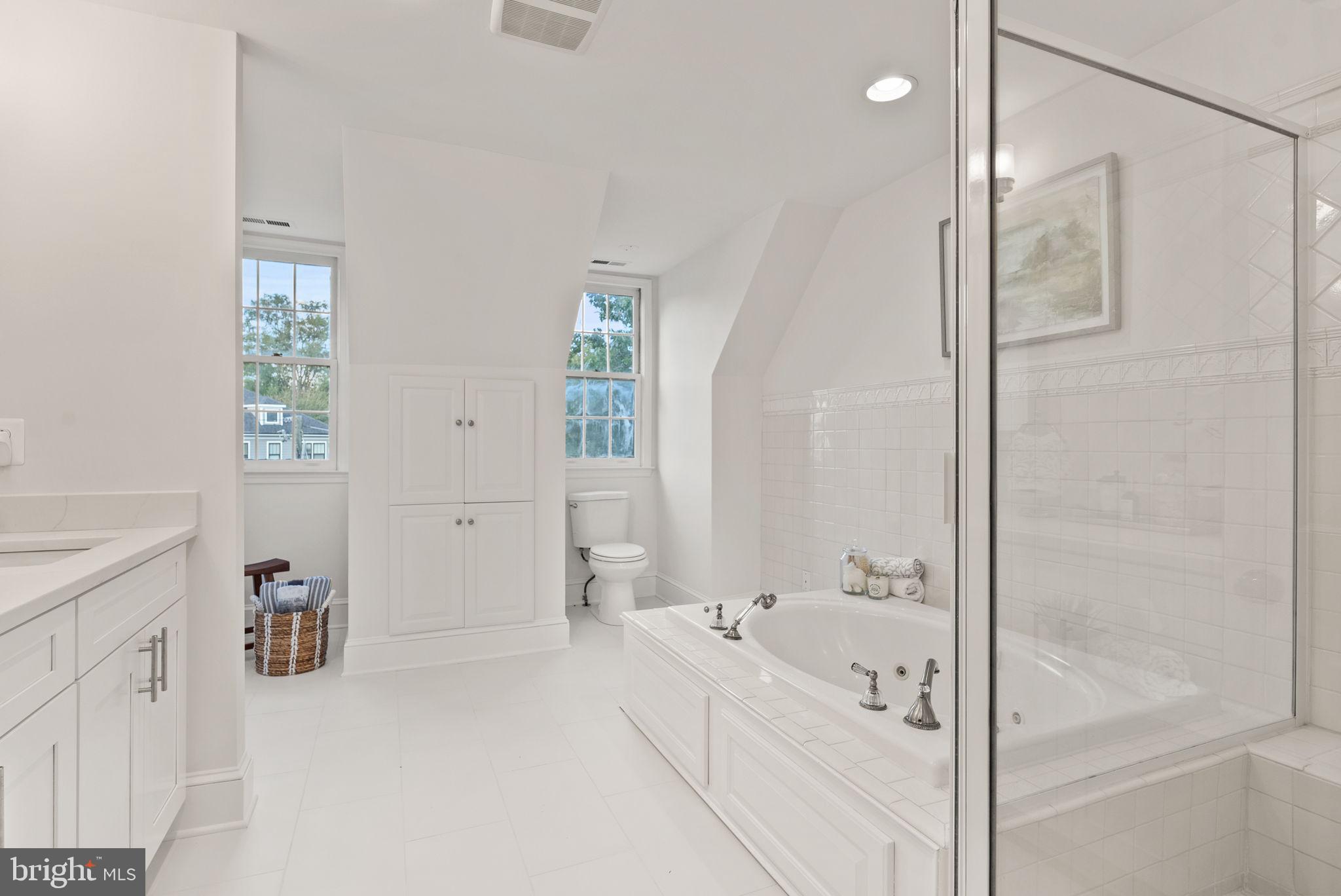 WINDSOR OAKS - Residential