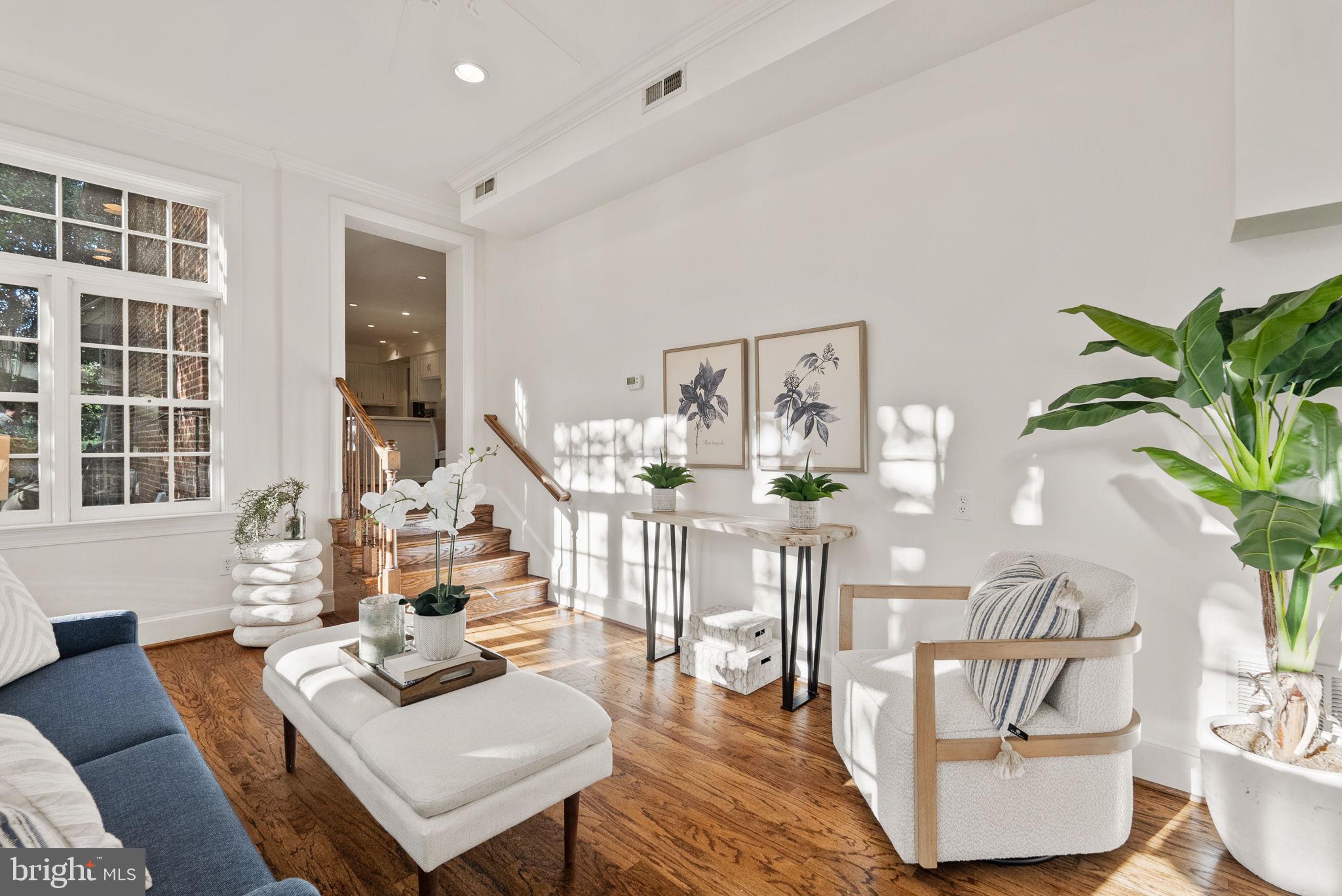 WINDSOR OAKS - Residential