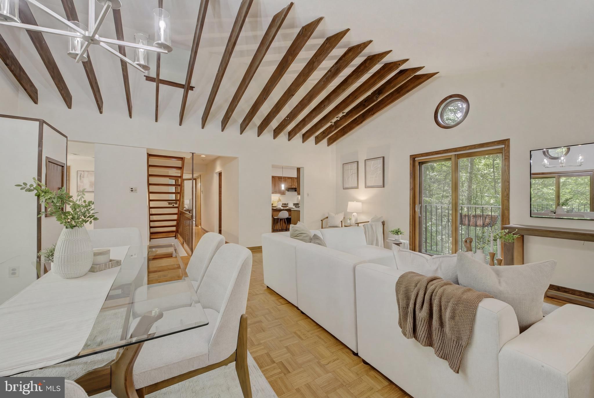 CHESTNUT HILL - Residential