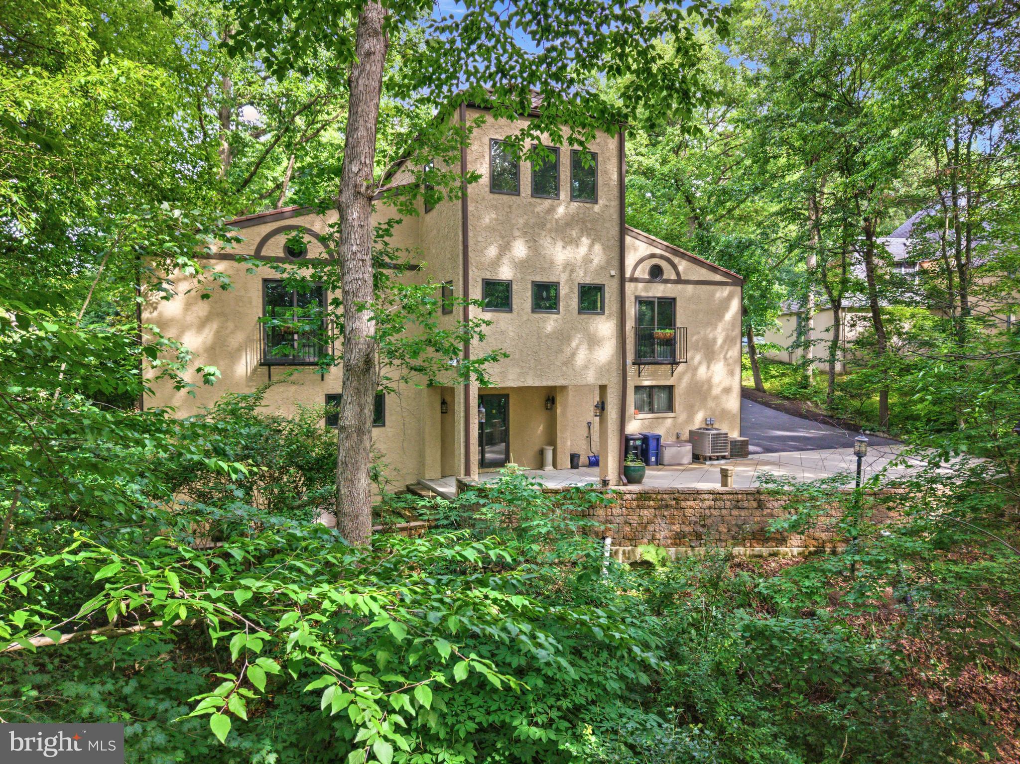 CHESTNUT HILL - Residential