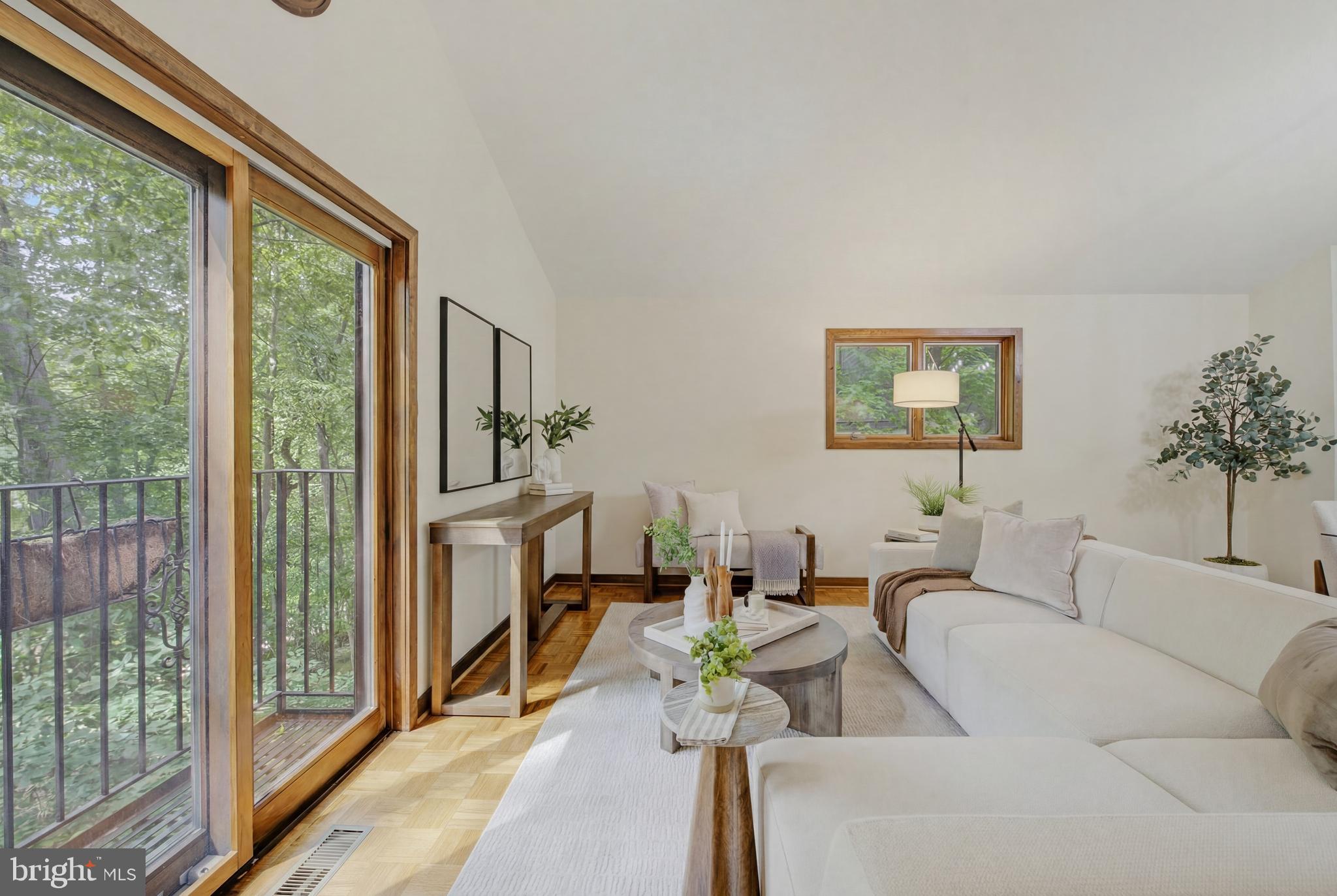 CHESTNUT HILL - Residential