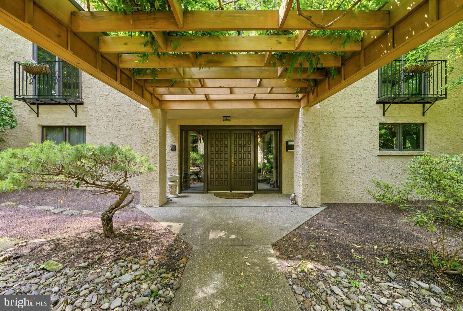 CHESTNUT HILL - Residential