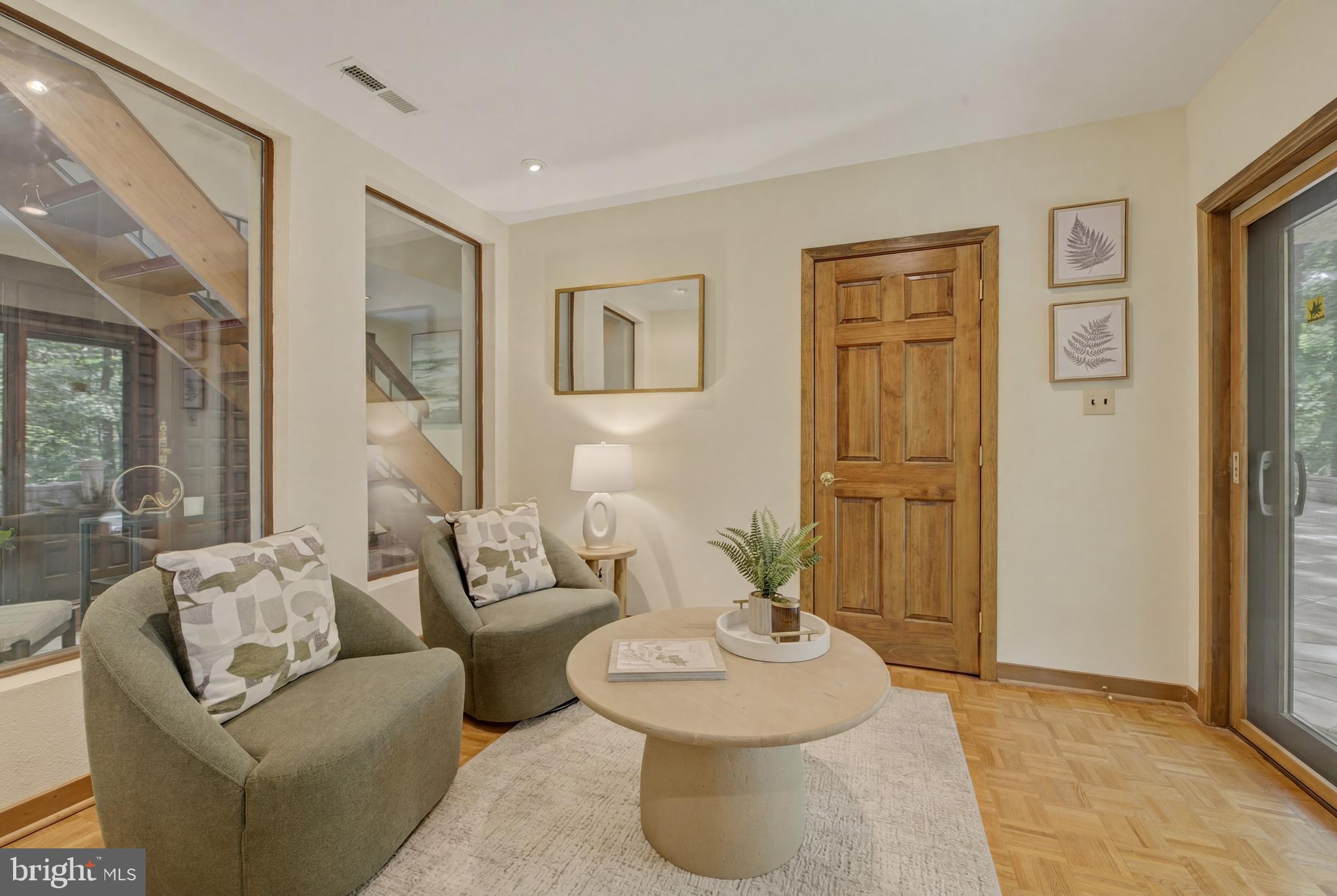 CHESTNUT HILL - Residential