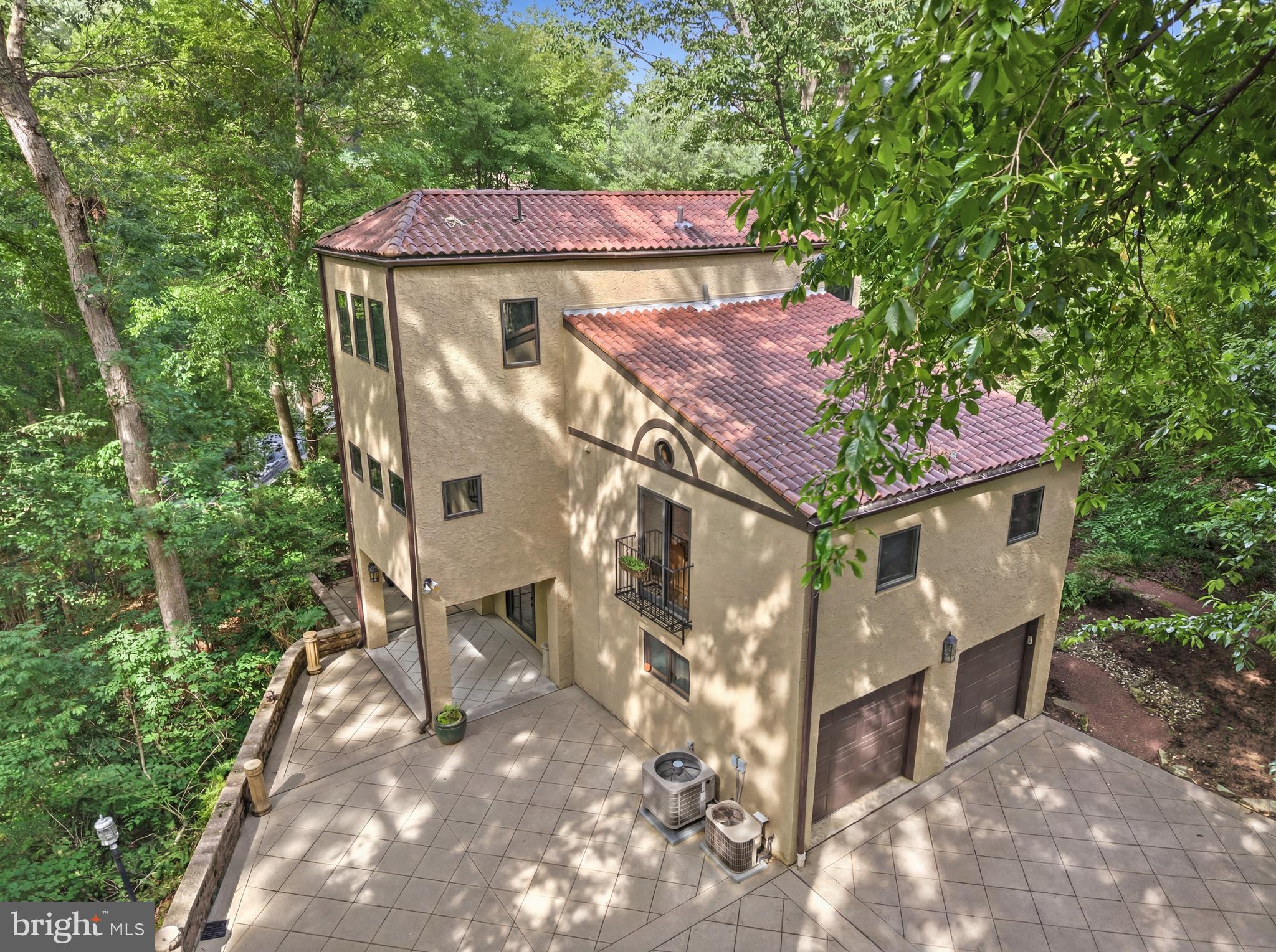 CHESTNUT HILL - Residential