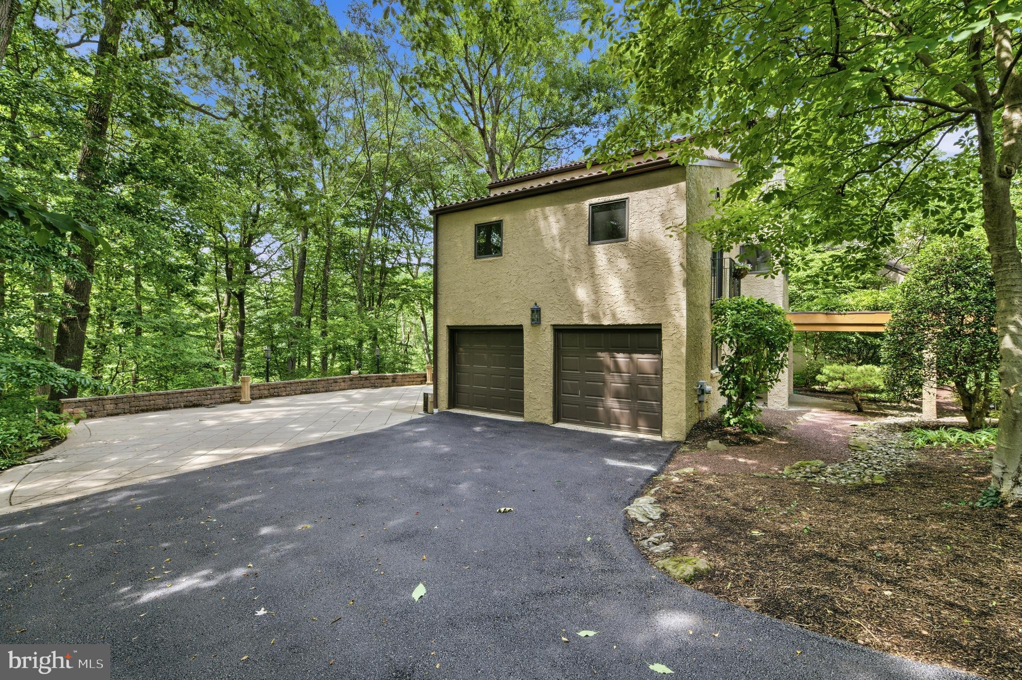 CHESTNUT HILL - Residential