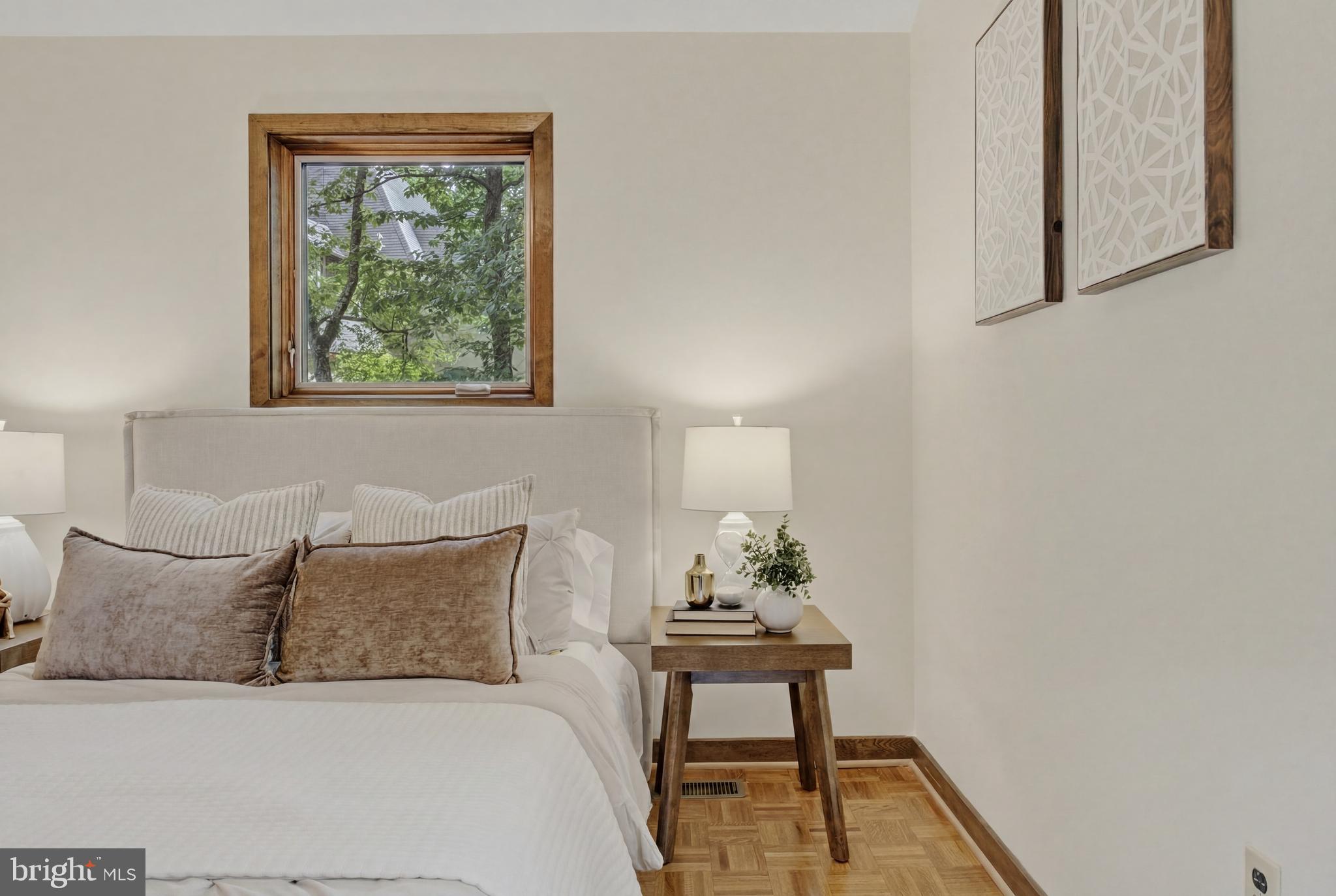 CHESTNUT HILL - Residential