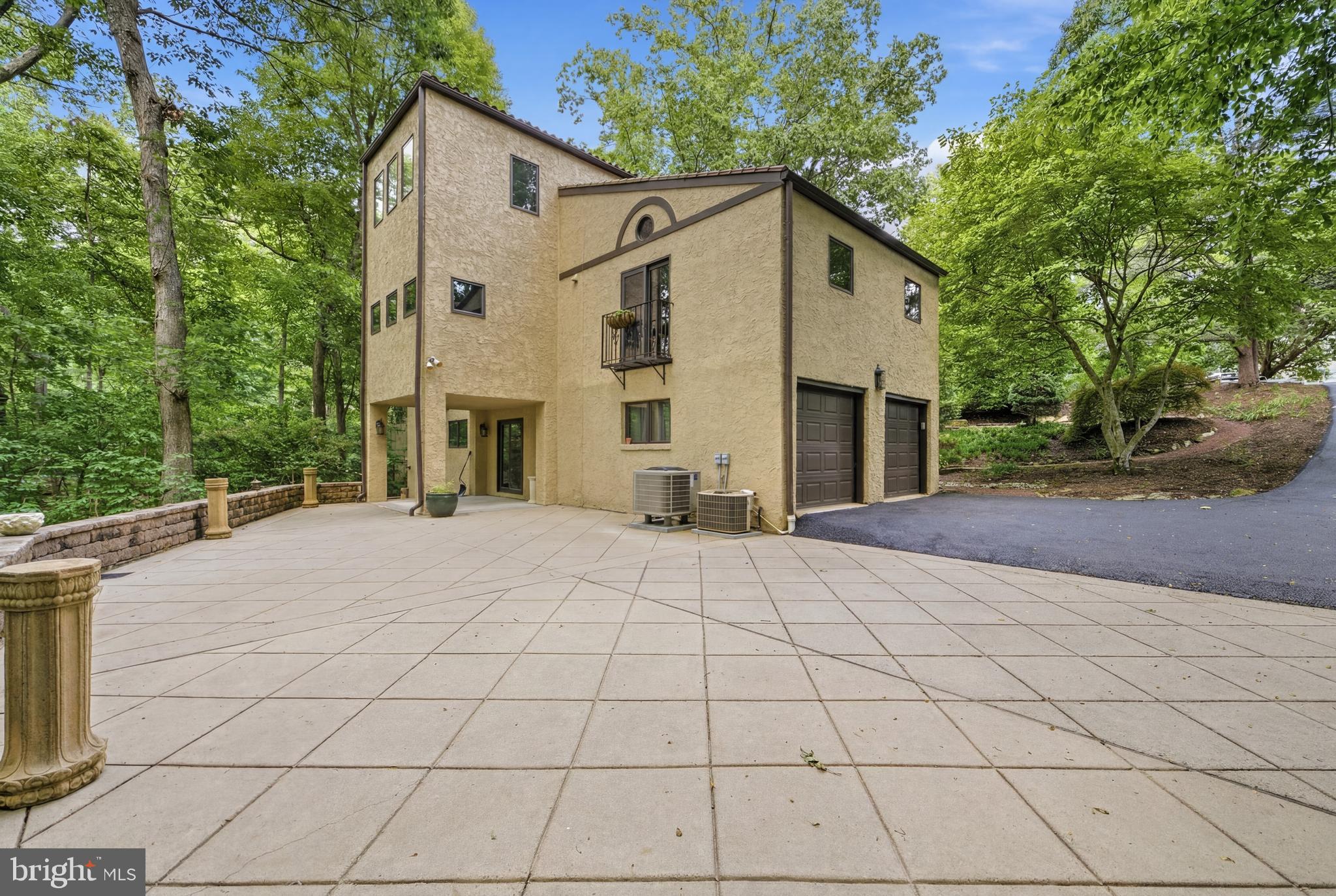 CHESTNUT HILL - Residential