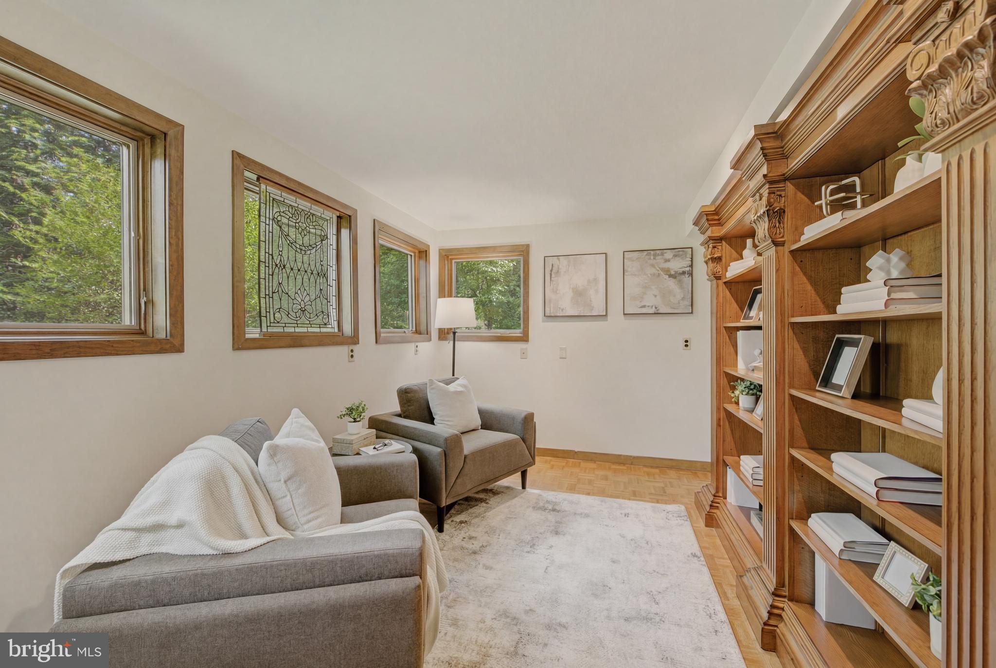 CHESTNUT HILL - Residential