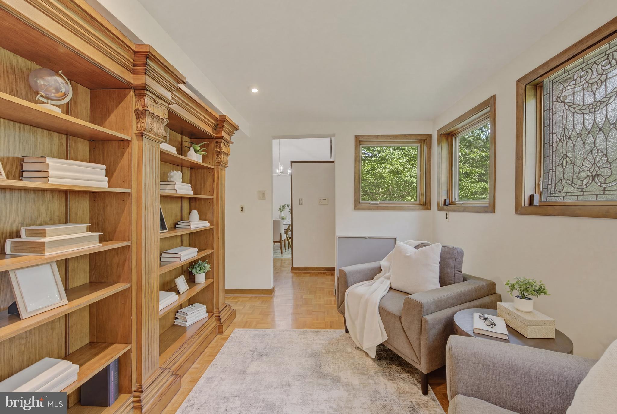 CHESTNUT HILL - Residential