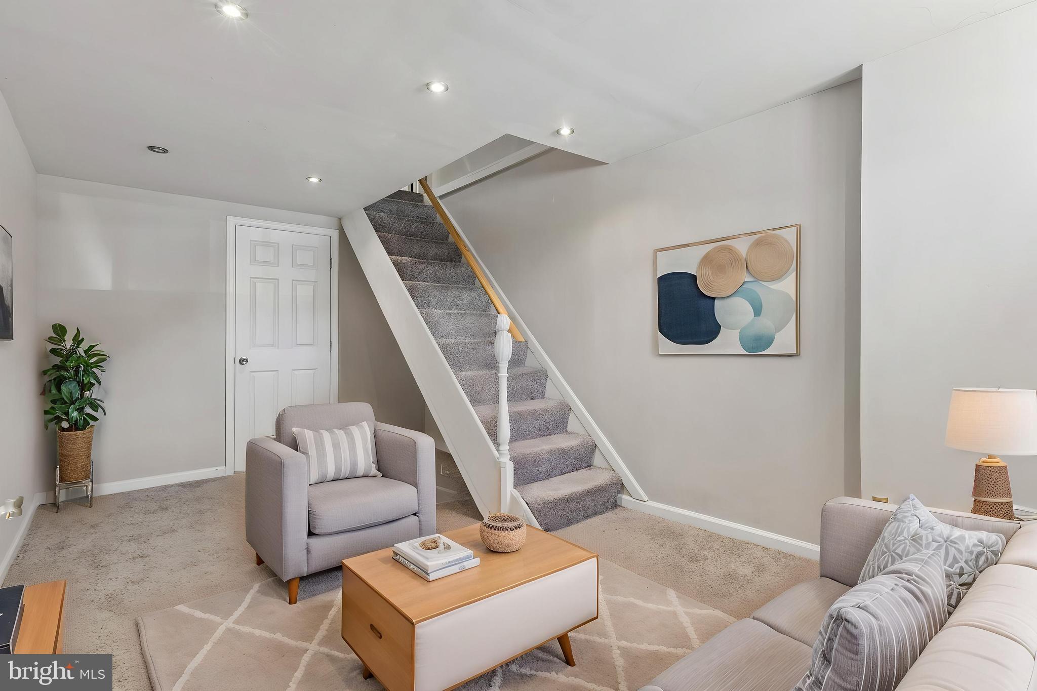 RIVERSIDE - Residential