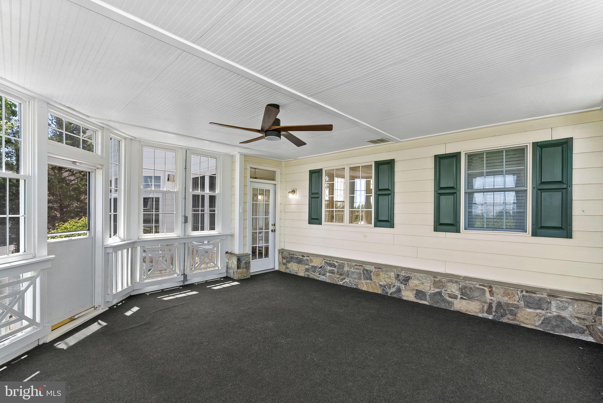 LANSDOWNE ON THE POTOMAC - Residential
