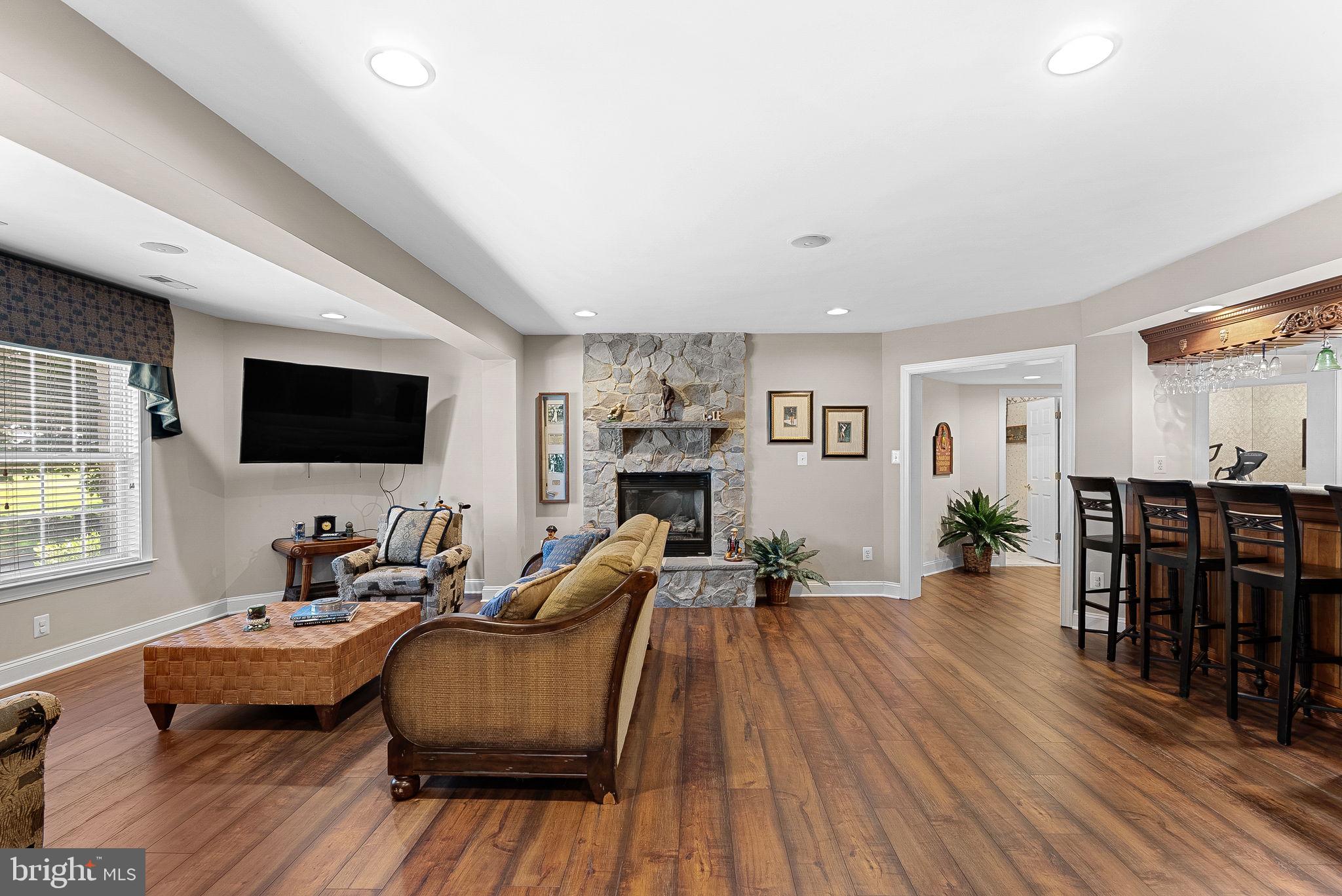 LANSDOWNE ON THE POTOMAC - Residential