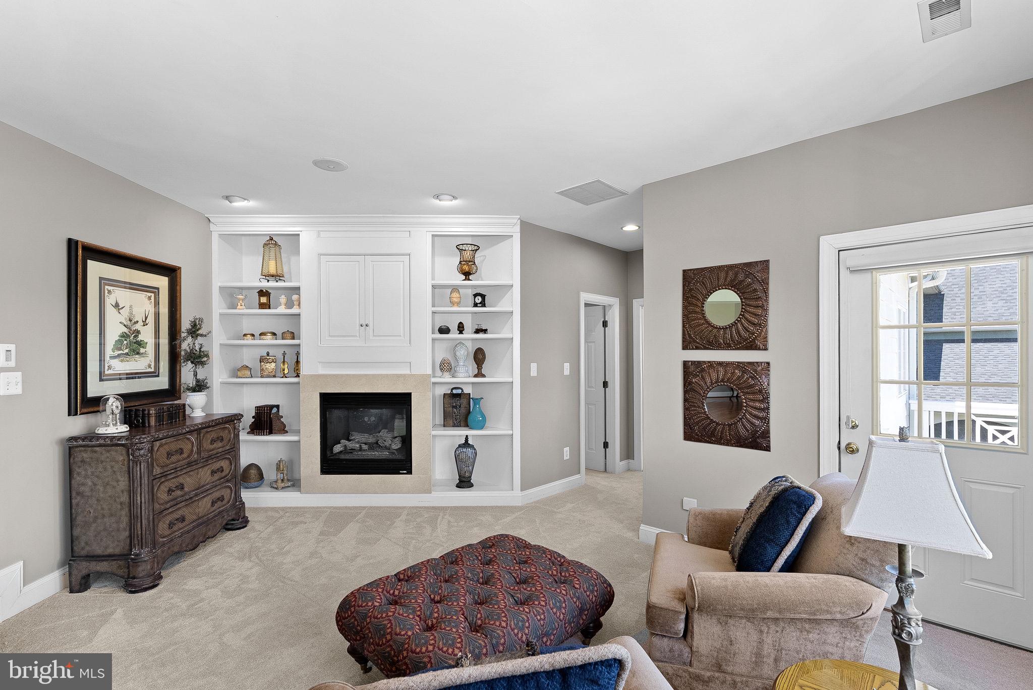 LANSDOWNE ON THE POTOMAC - Residential