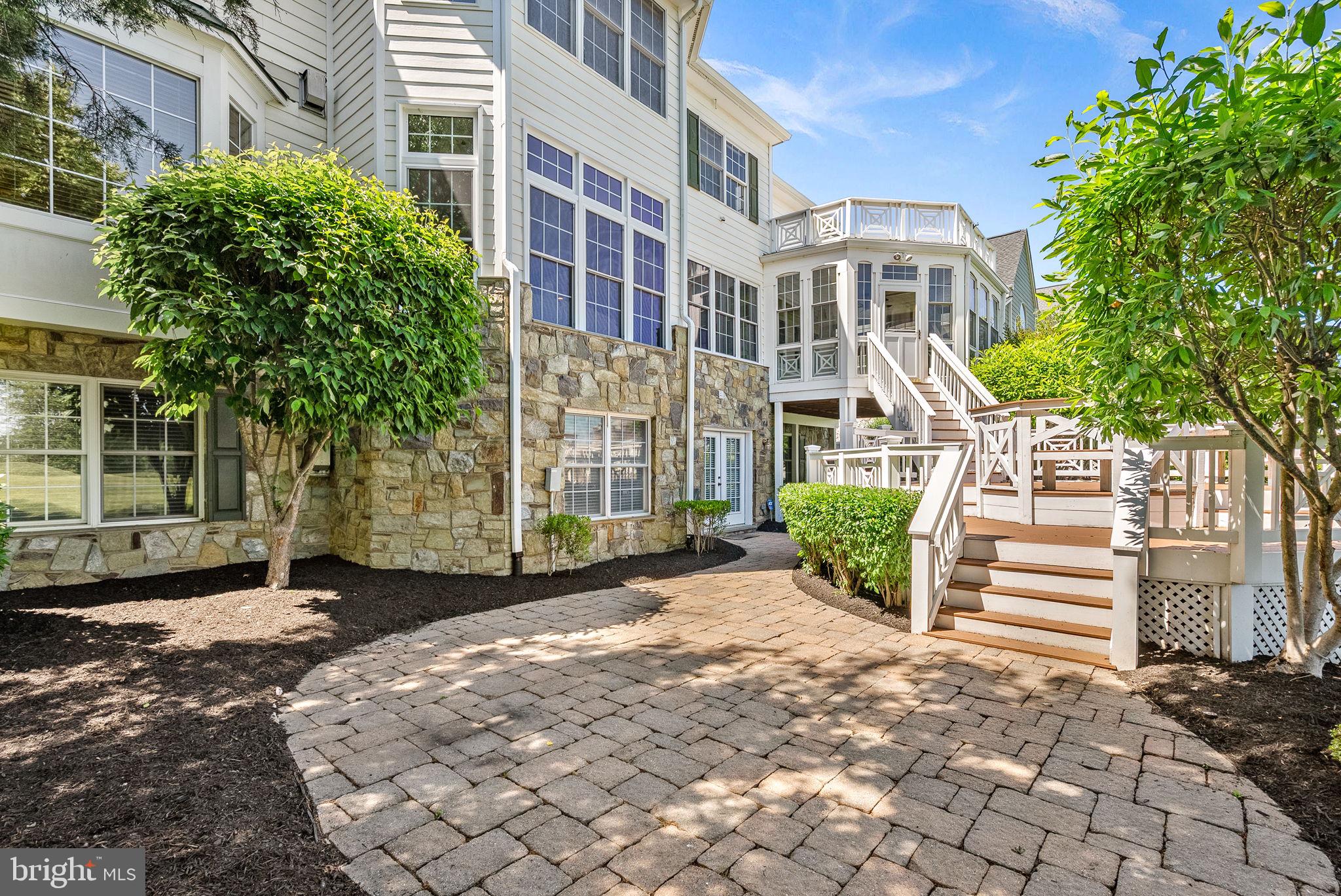 LANSDOWNE ON THE POTOMAC - Residential