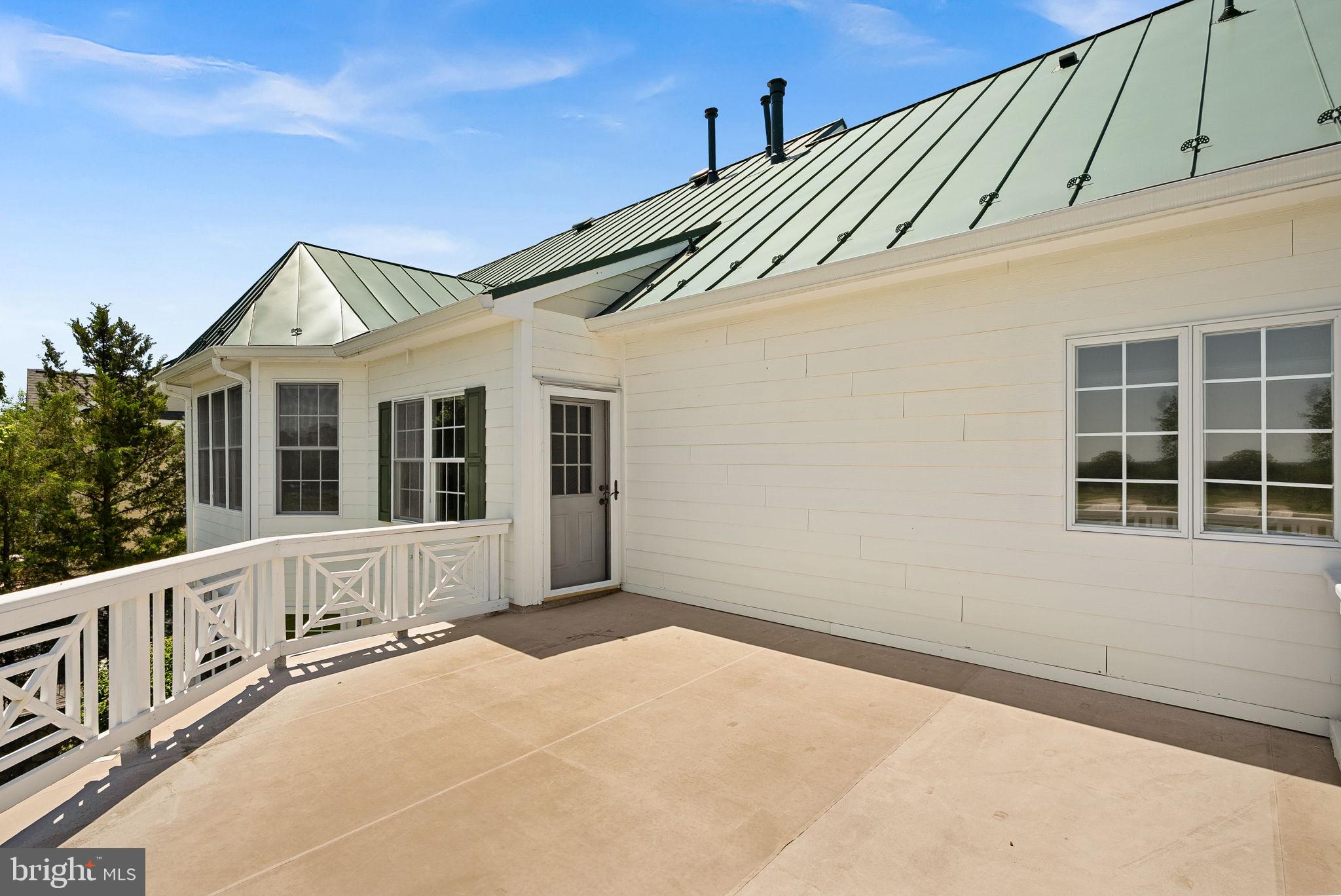 LANSDOWNE ON THE POTOMAC - Residential