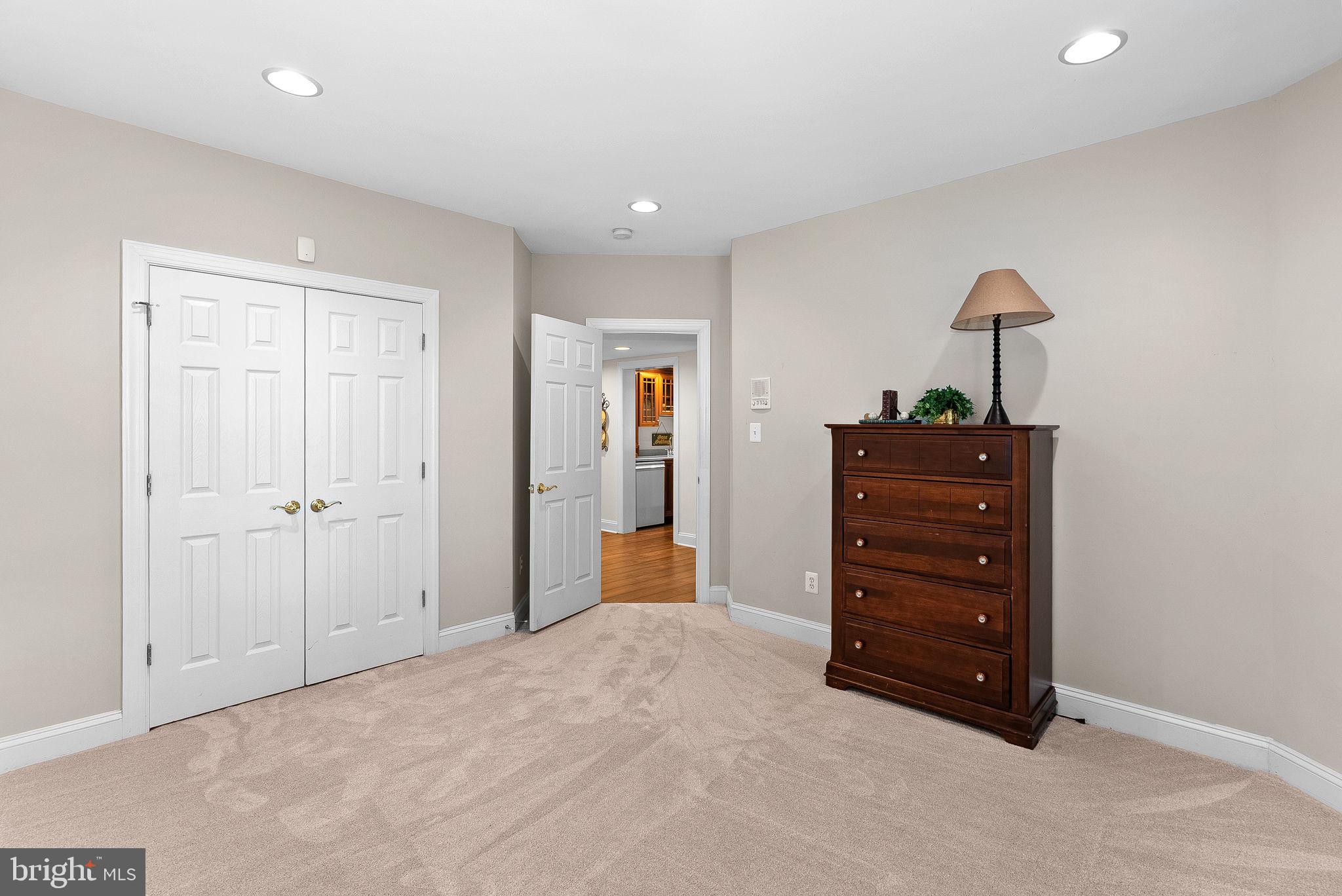 LANSDOWNE ON THE POTOMAC - Residential