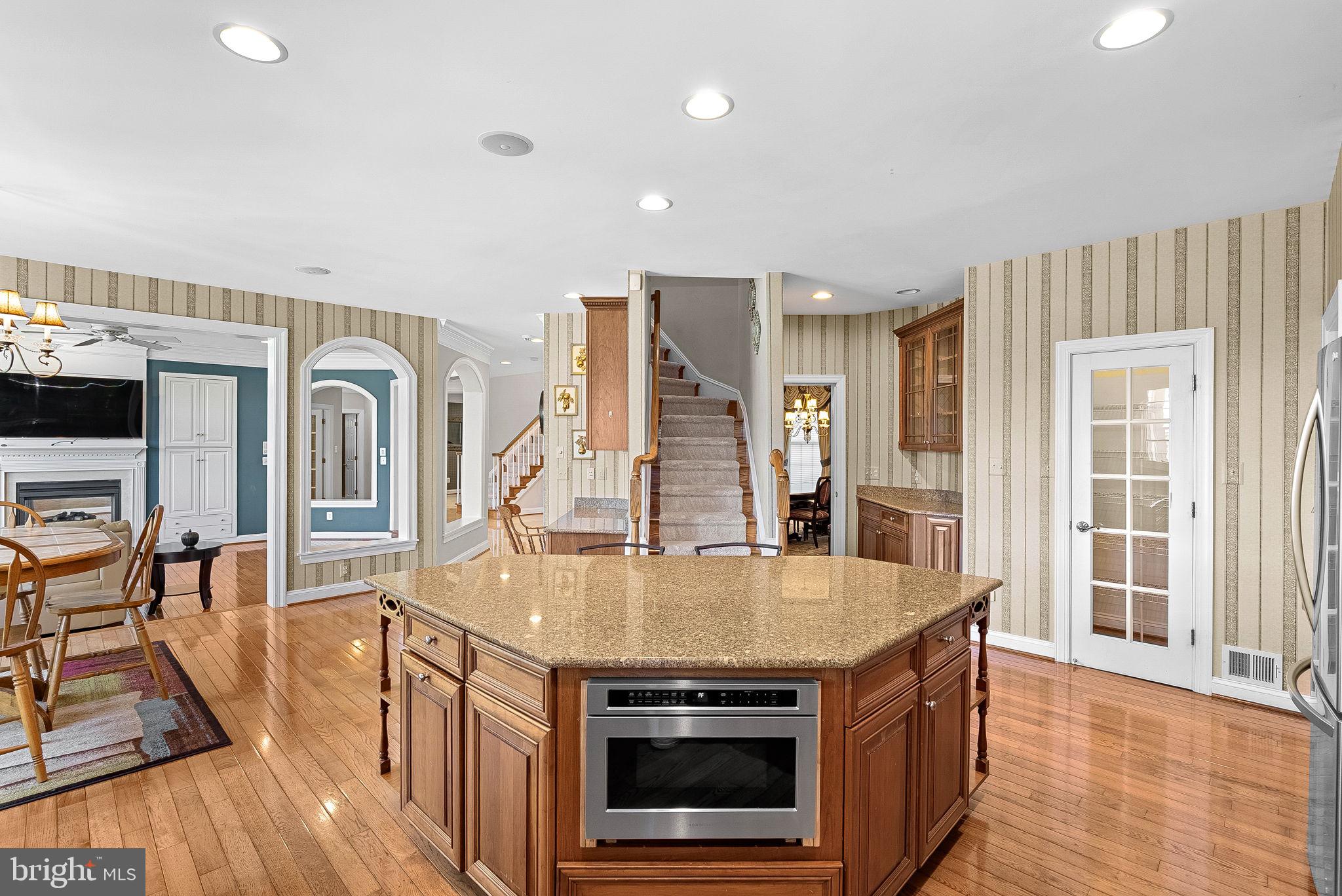 LANSDOWNE ON THE POTOMAC - Residential