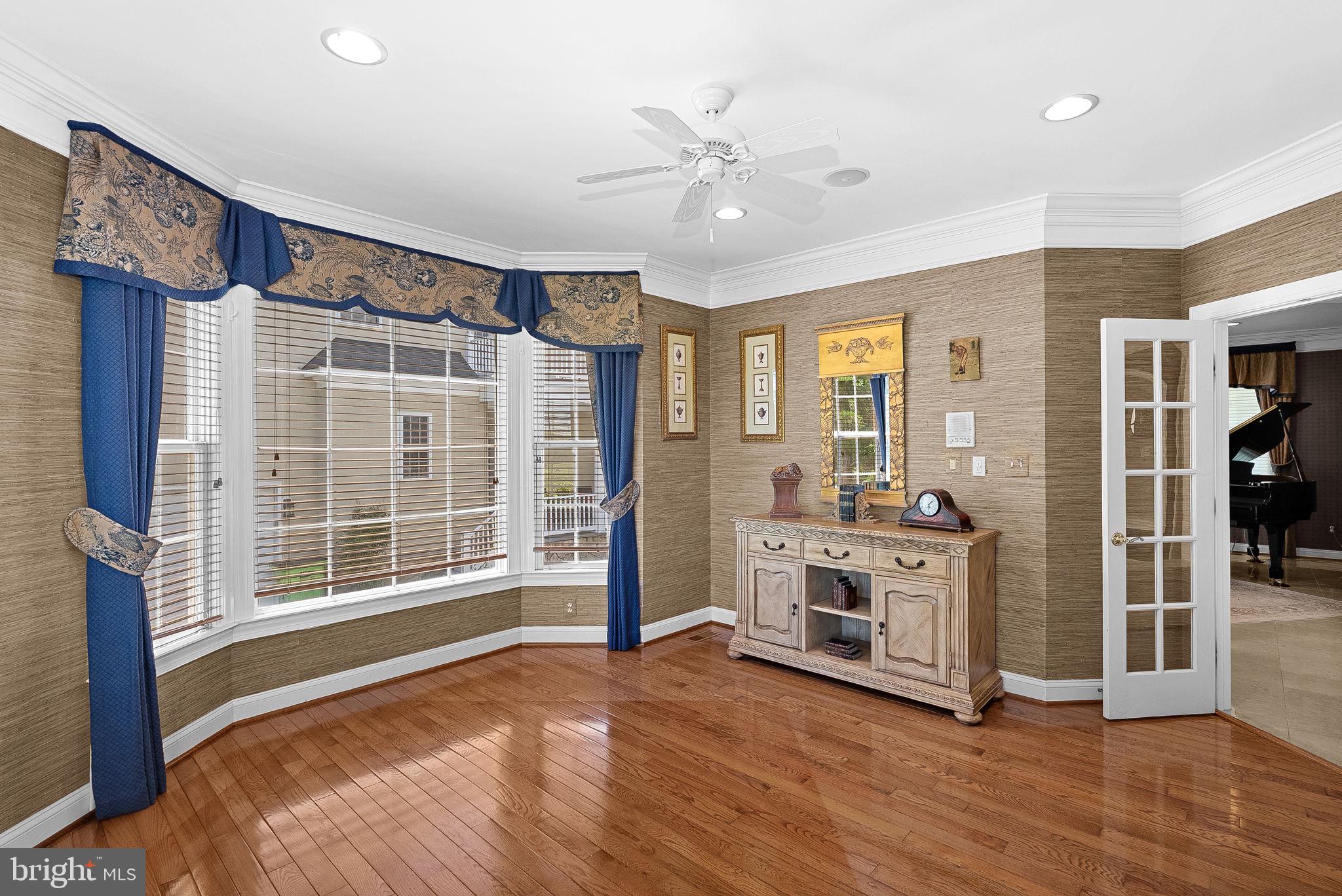 LANSDOWNE ON THE POTOMAC - Residential