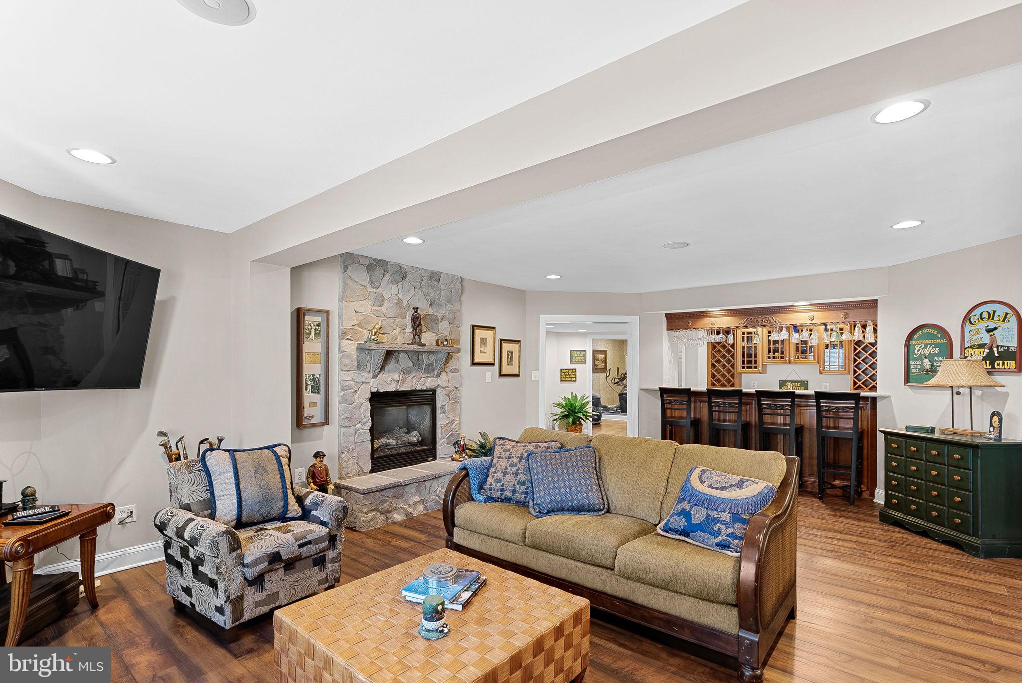 LANSDOWNE ON THE POTOMAC - Residential